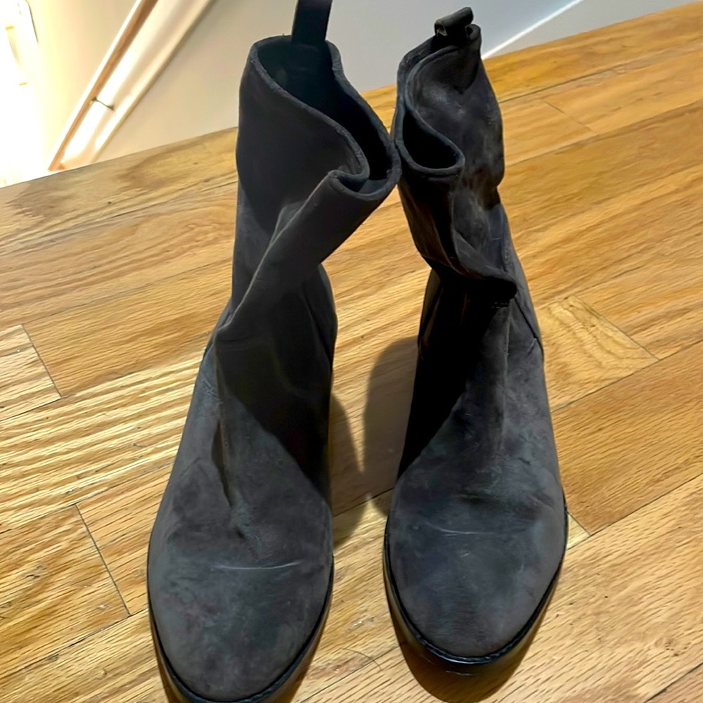 Via Spiga grey suede boots